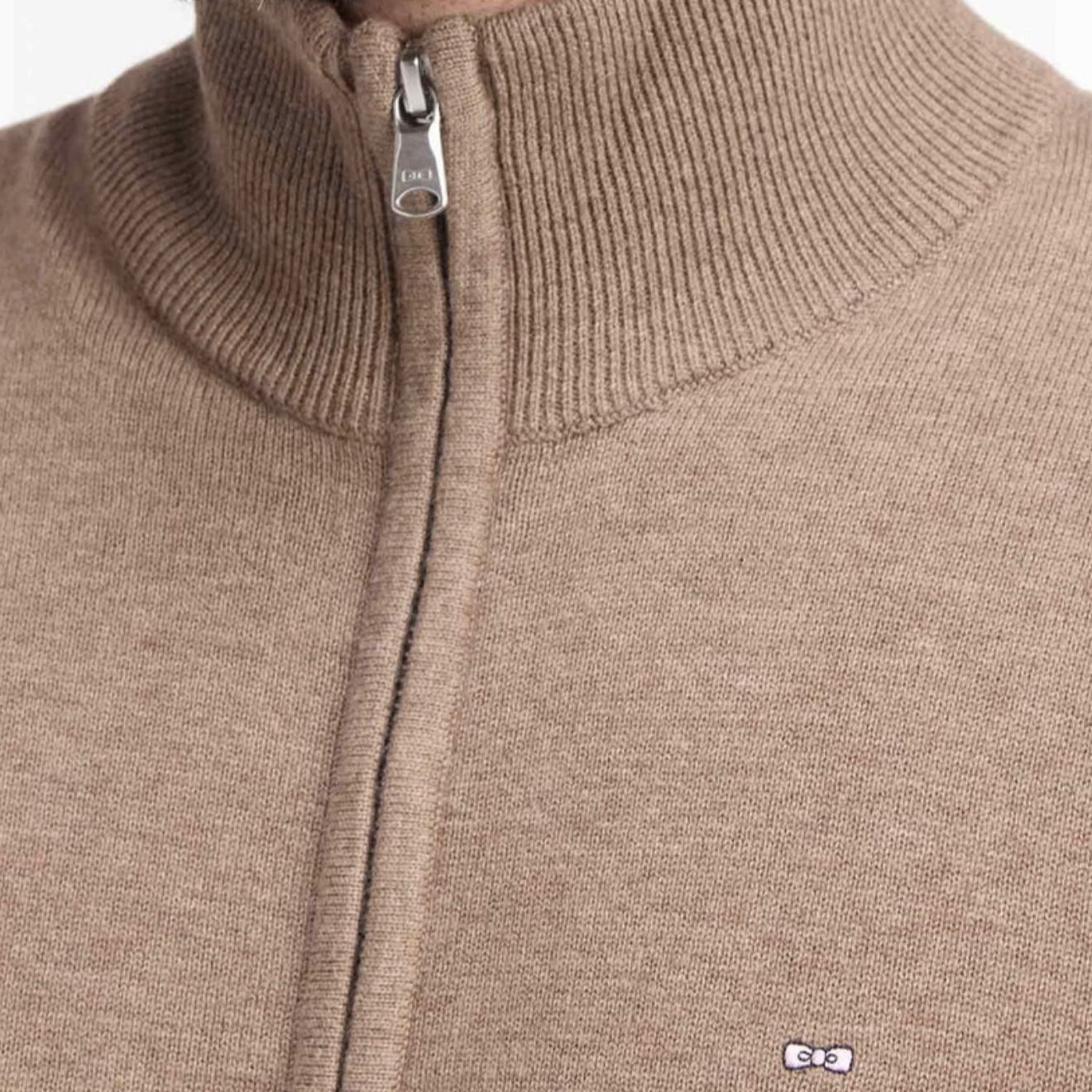 https://ausoni.swiss/products/cardigan-zippe-en-laine-et-coton-marron-coupe-droite-coffee